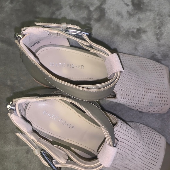 1020 Marc Fisher Gabie-T Leather Stacked Block Heel Sandals AS IS - Picture 5 of 10